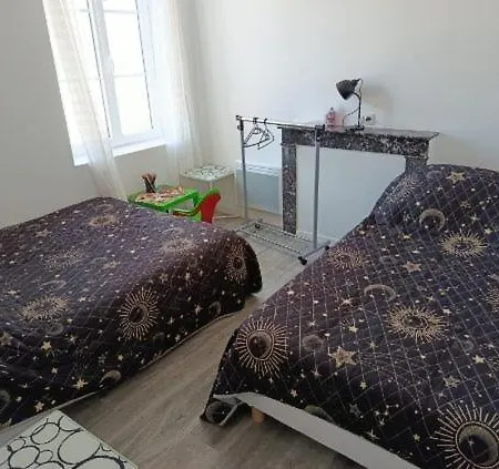 Maison Luxe Star Wars Aeroport Beauvais 2 A 5 Personnes * Tillé